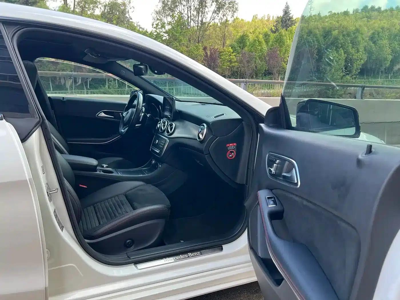 Imported Mercedes-Benz CLA 2018 CLA 220 4MATIC — миниатюра 34