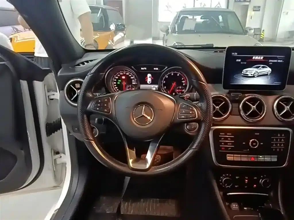 Imported Mercedes-Benz CLA 2019 CLA 200 Fashion Edition — миниатюра 11