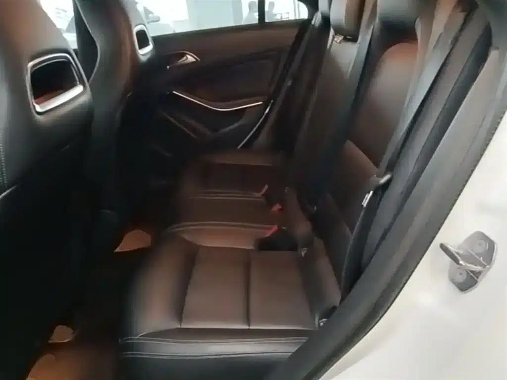 Imported Mercedes-Benz CLA 2019 CLA 200 Fashion Edition — миниатюра 17