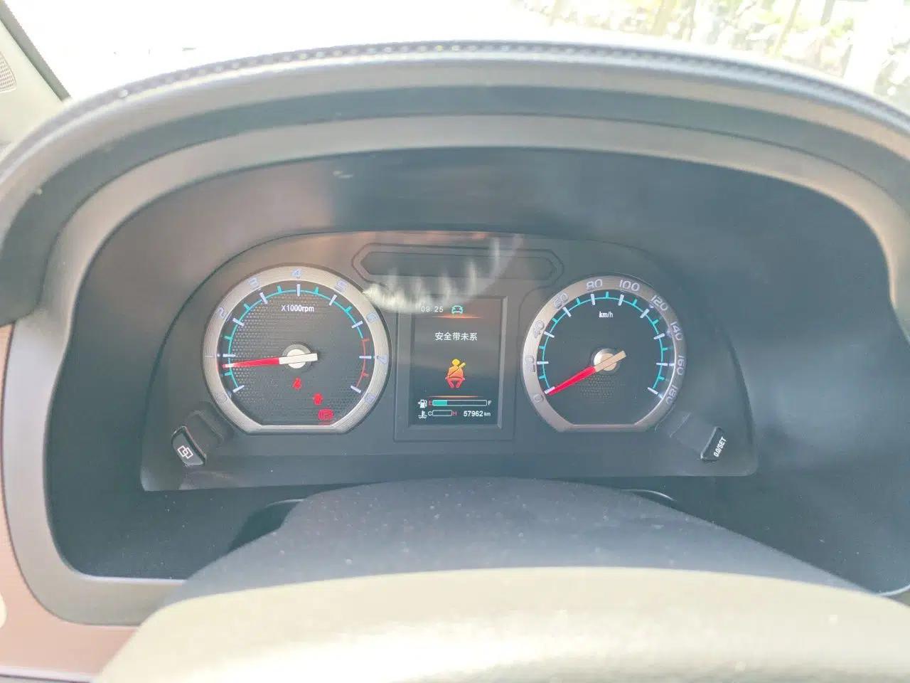 FORTHING Lingzhi 2019 M5L 1.6L 7-Seater Luxury Model China VI Standard — миниатюра 12