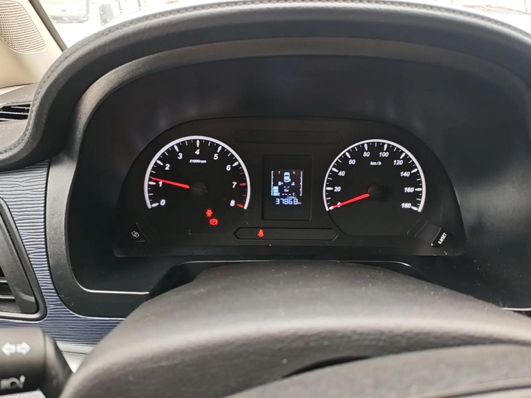 FORTHING Lingzhi 2022 M5L 1.6L Utility Model 7 Seats — миниатюра 15