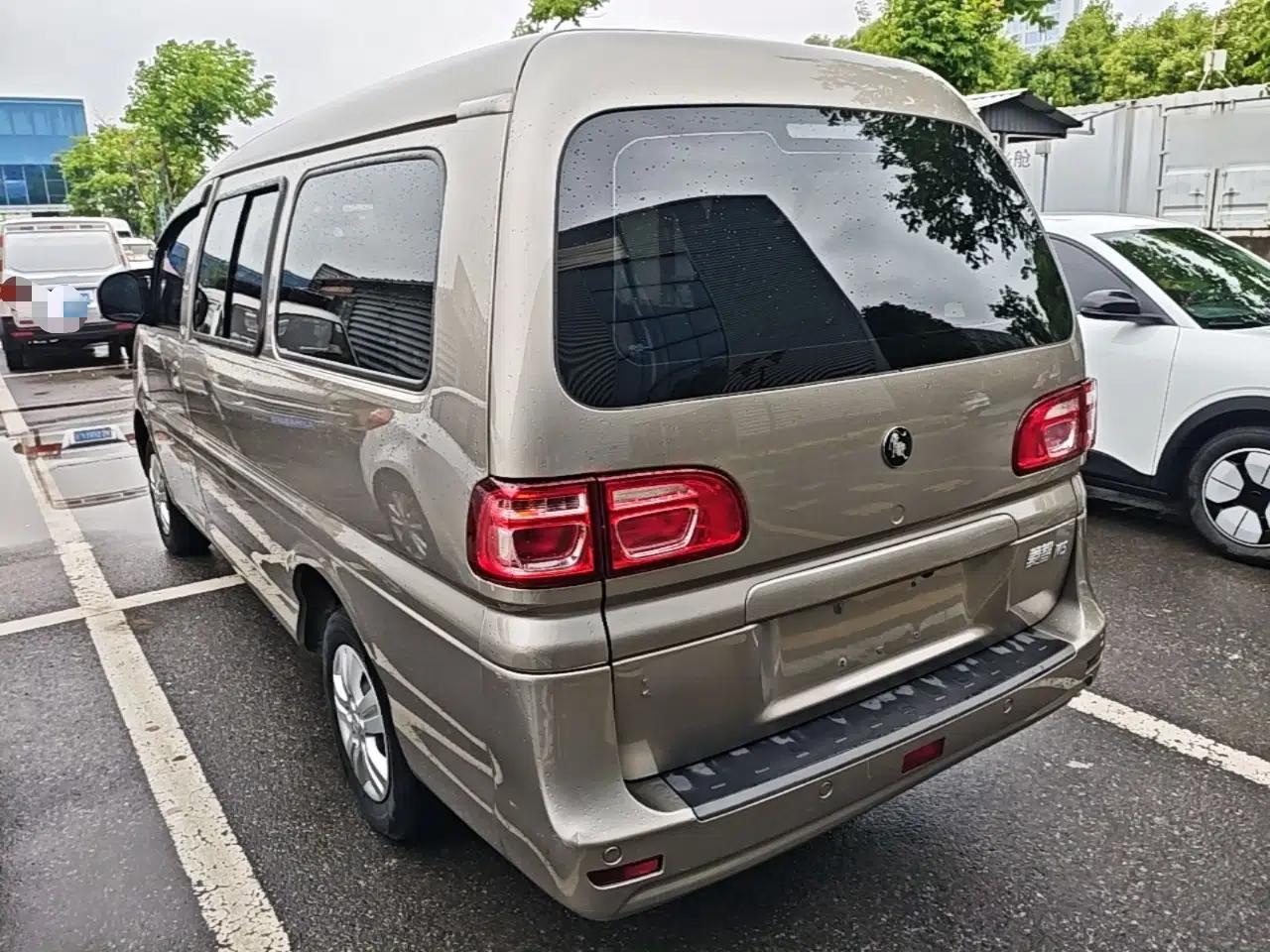 FORTHING Lingzhi 2022 M5L 1.6L Utility Model 7 Seats — миниатюра 4