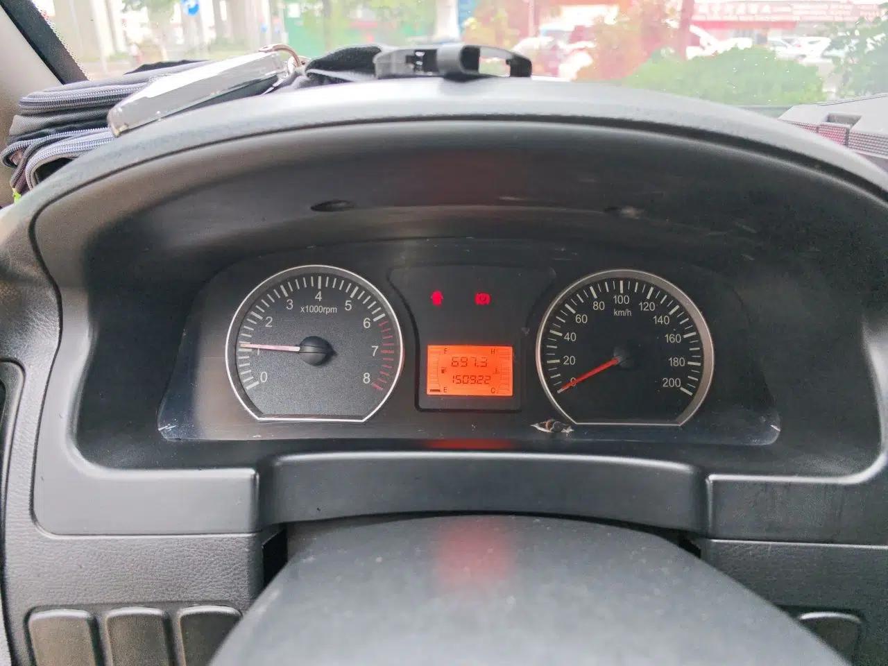 FORTHING Lingzhi 2015 V3 1.5L 5-Seater Special Offer Model — миниатюра 12
