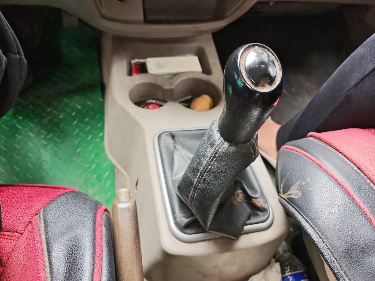 FORTHING Lingzhi 2015 V3 1.5L 5-Seater Special Offer Model — миниатюра 15
