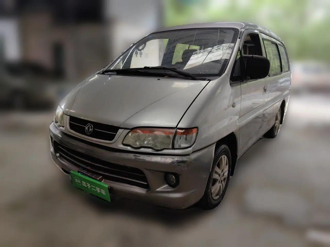 FORTHING Lingzhi 2013 V3 1.5L 7-Seater Luxury Model — миниатюра 1