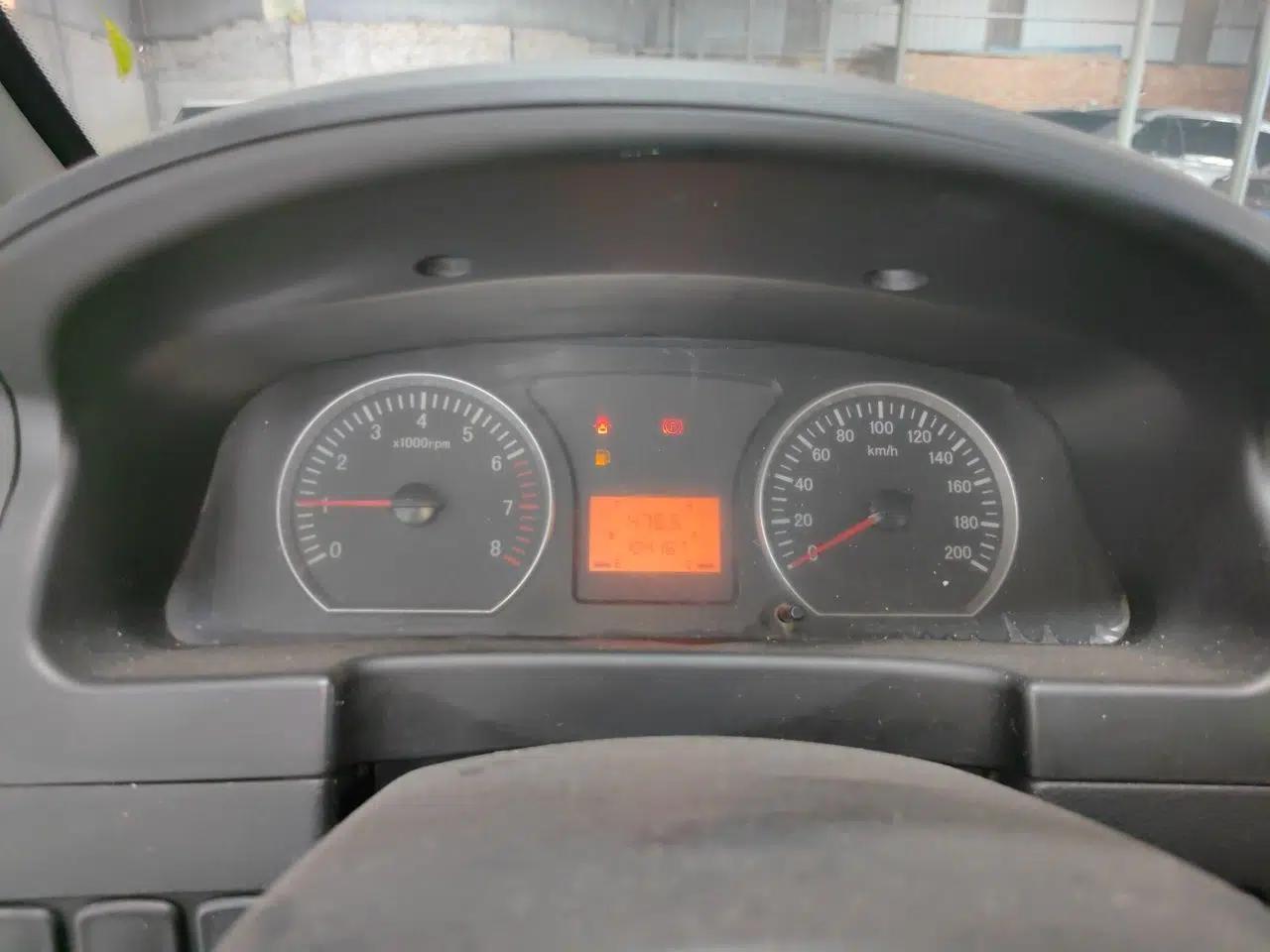 FORTHING Lingzhi 2013 V3 1.5L 7-Seater Luxury Model — миниатюра 13