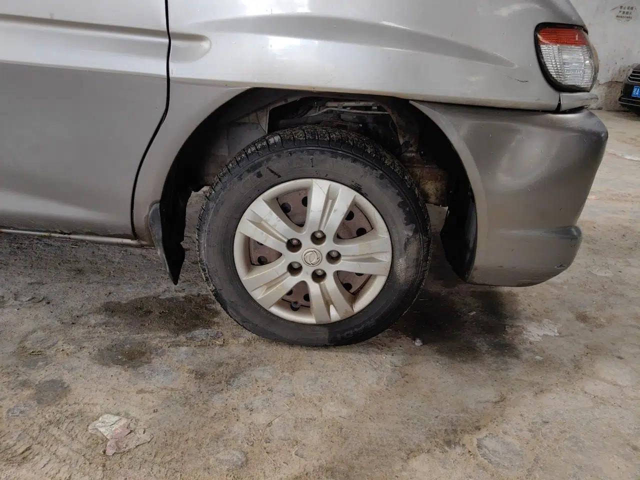 FORTHING Lingzhi 2013 V3 1.5L 7-Seater Luxury Model — миниатюра 8