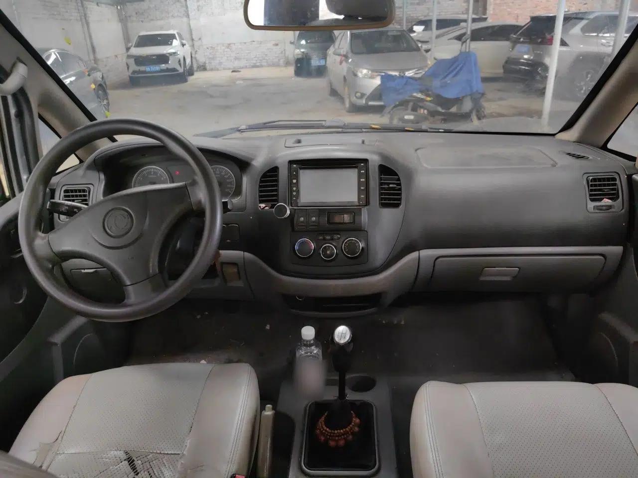 FORTHING Lingzhi 2013 V3 1.5L 7-Seater Luxury Model — миниатюра 10