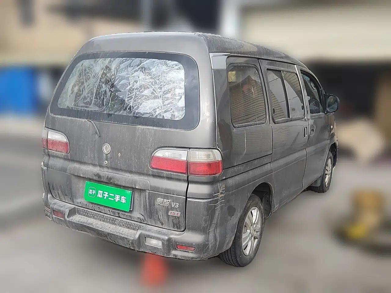 FORTHING Lingzhi 2015 V3 1.5L 7-seat Standard Model — миниатюра 6