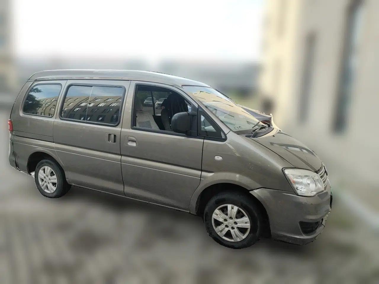 FORTHING Lingzhi 2018 M3 1.5L 5-Seat Base Model — миниатюра 3