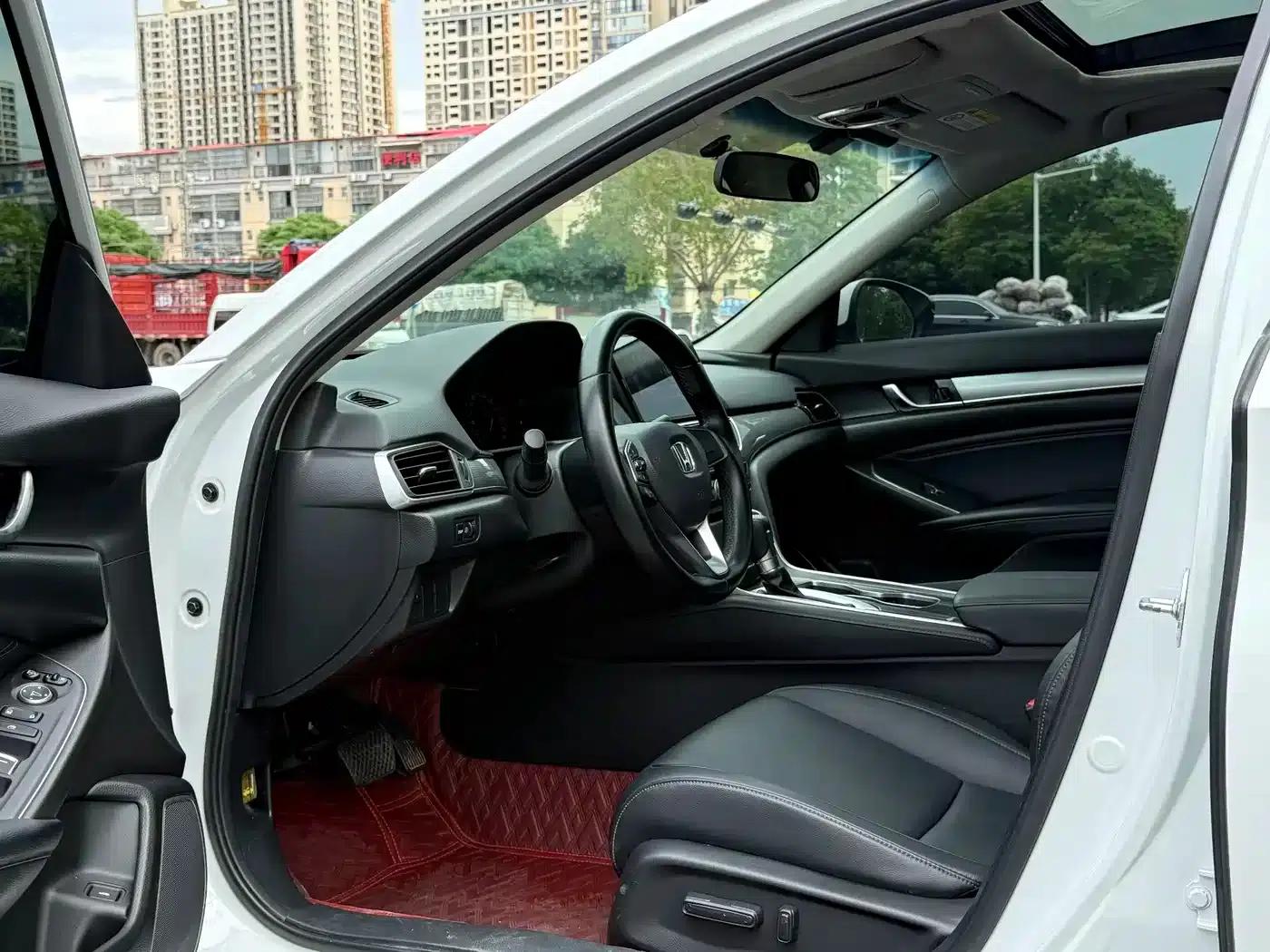 2022 Honda Accord 260TURBO Luxury Edition — миниатюра 11