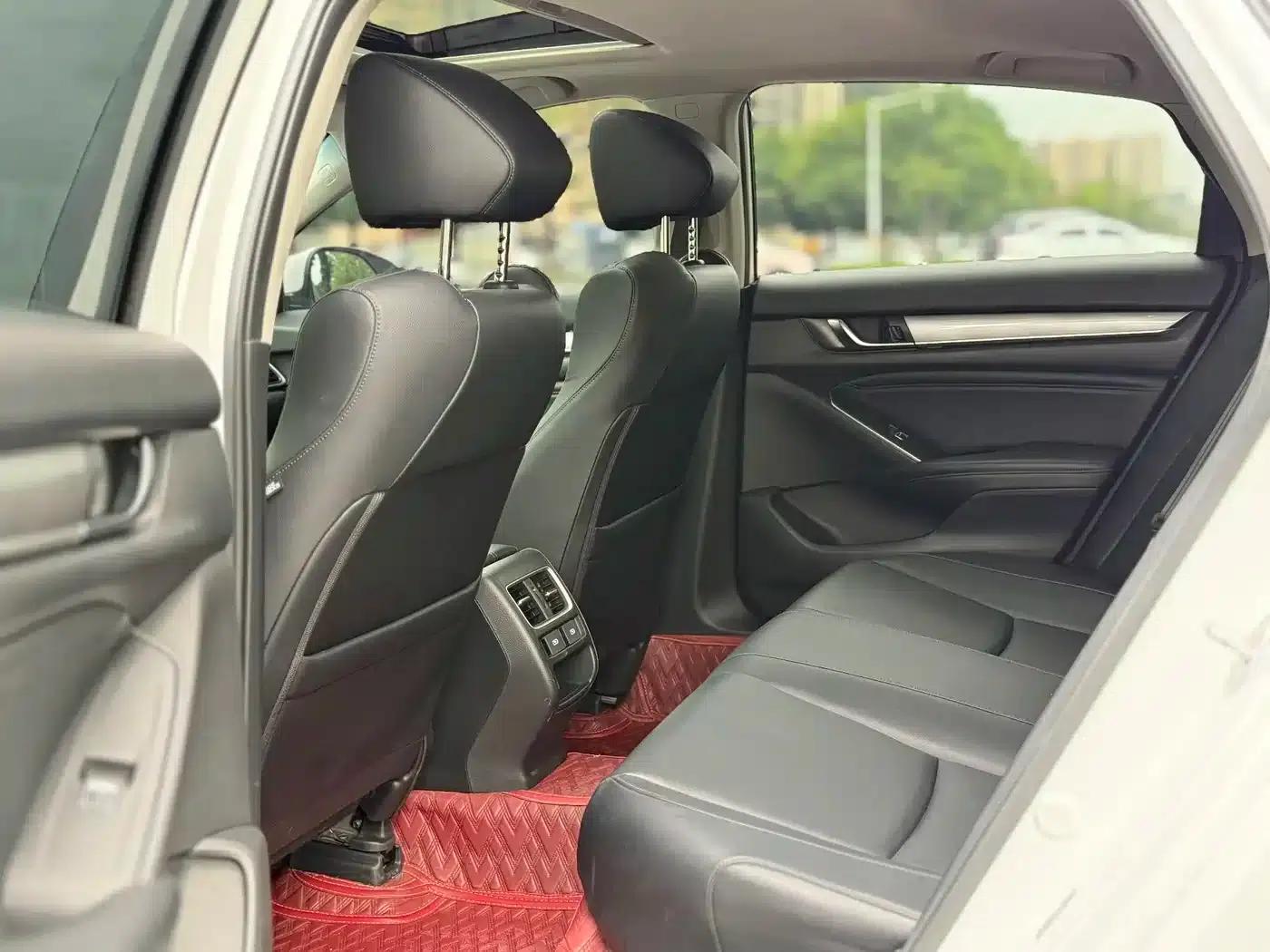 2022 Honda Accord 260TURBO Luxury Edition — миниатюра 12