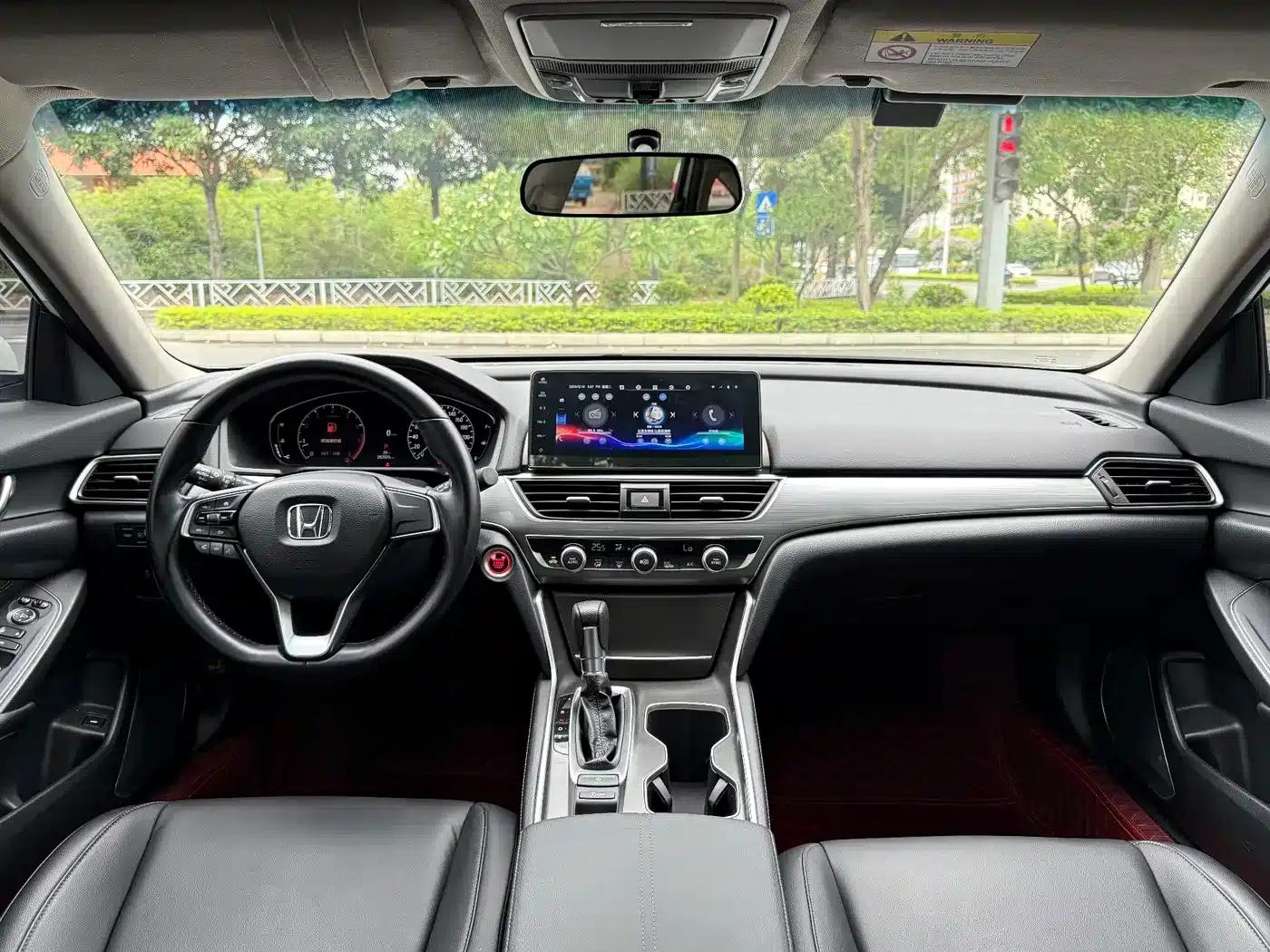 2022 Honda Accord 260TURBO Luxury Edition — миниатюра 13
