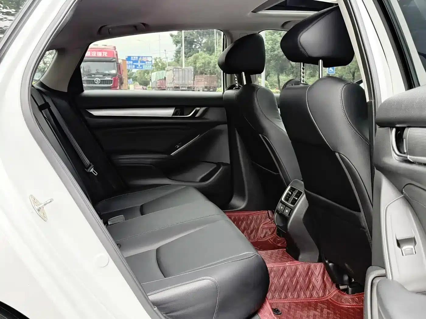 2022 Honda Accord 260TURBO Luxury Edition — миниатюра 16