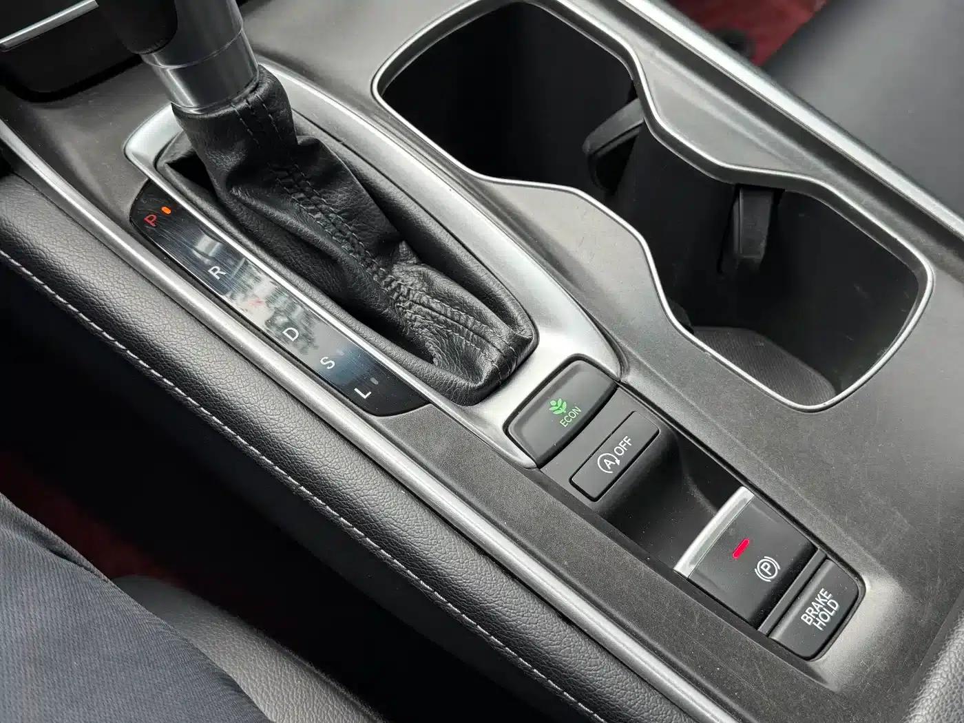 2022 Honda Accord 260TURBO Luxury Edition — миниатюра 24