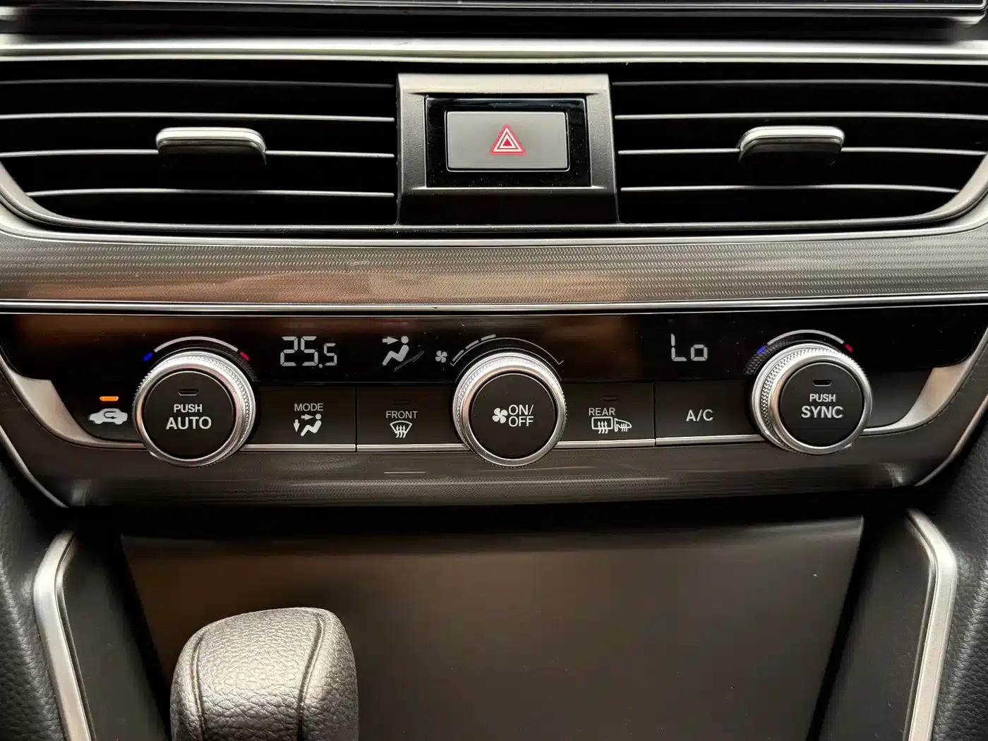 2022 Honda Accord 260TURBO Luxury Edition — миниатюра 25