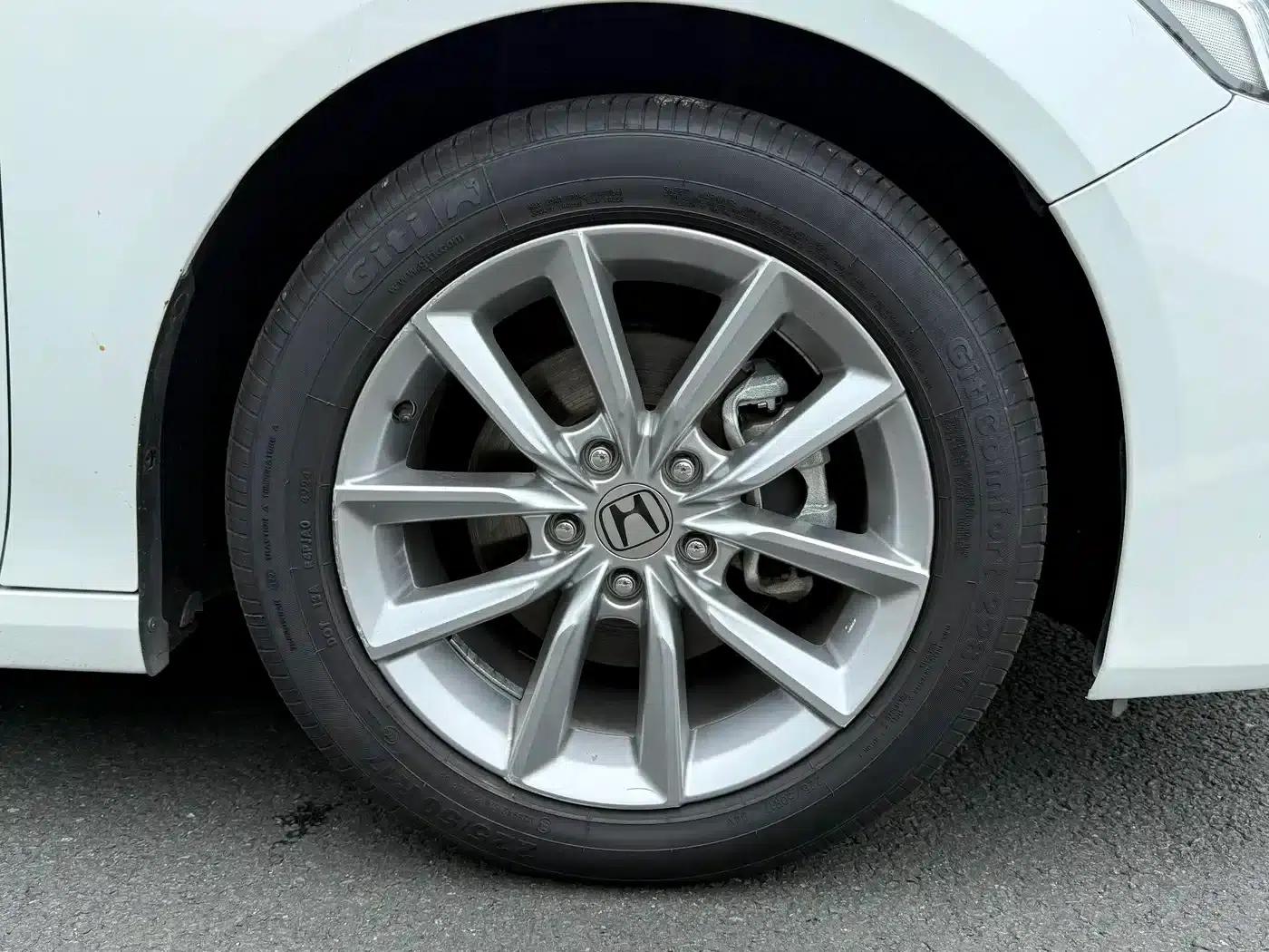 2022 Honda Accord 260TURBO Luxury Edition — миниатюра 28