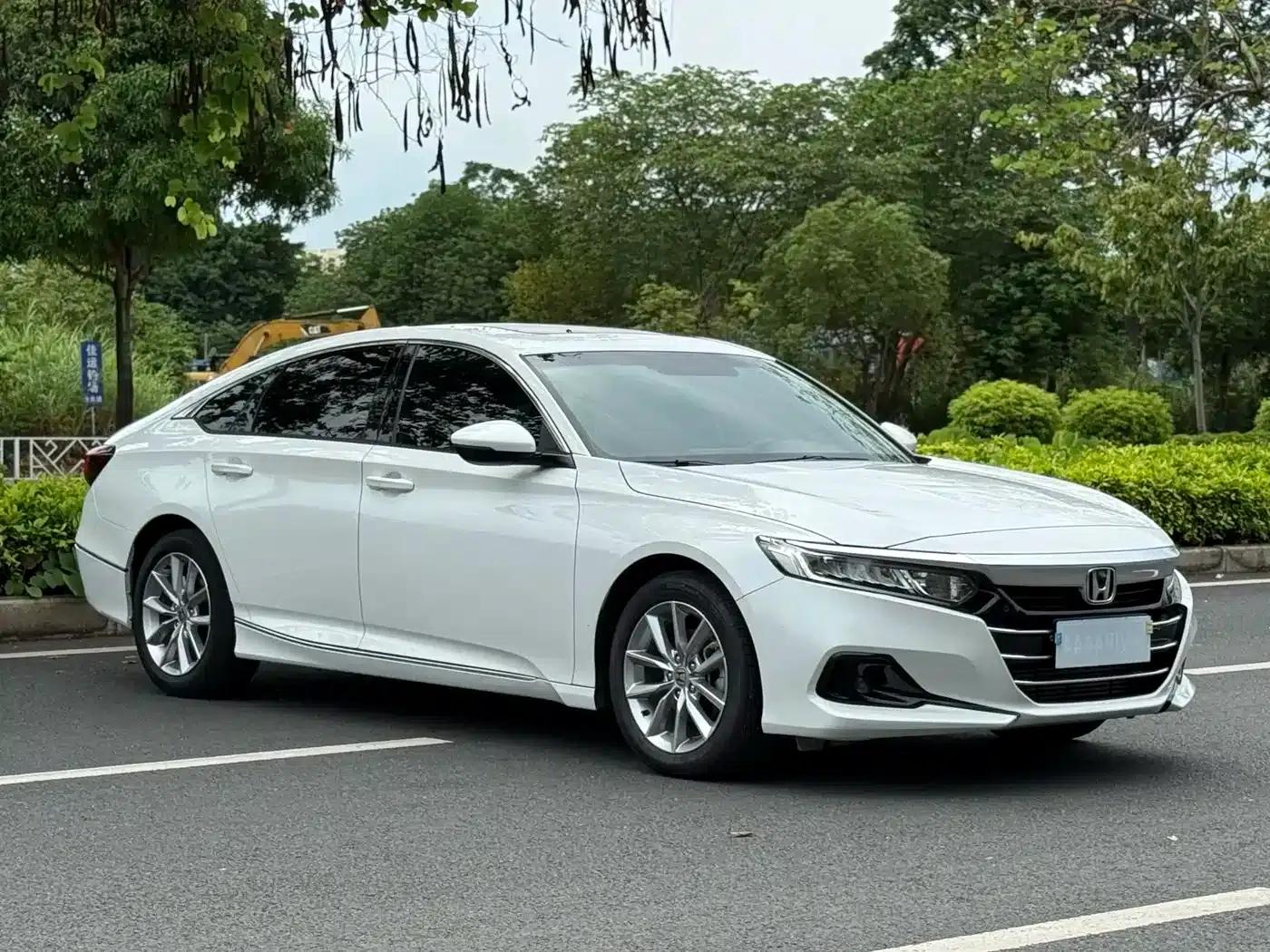 2022 Honda Accord 260TURBO Luxury Edition — миниатюра 5