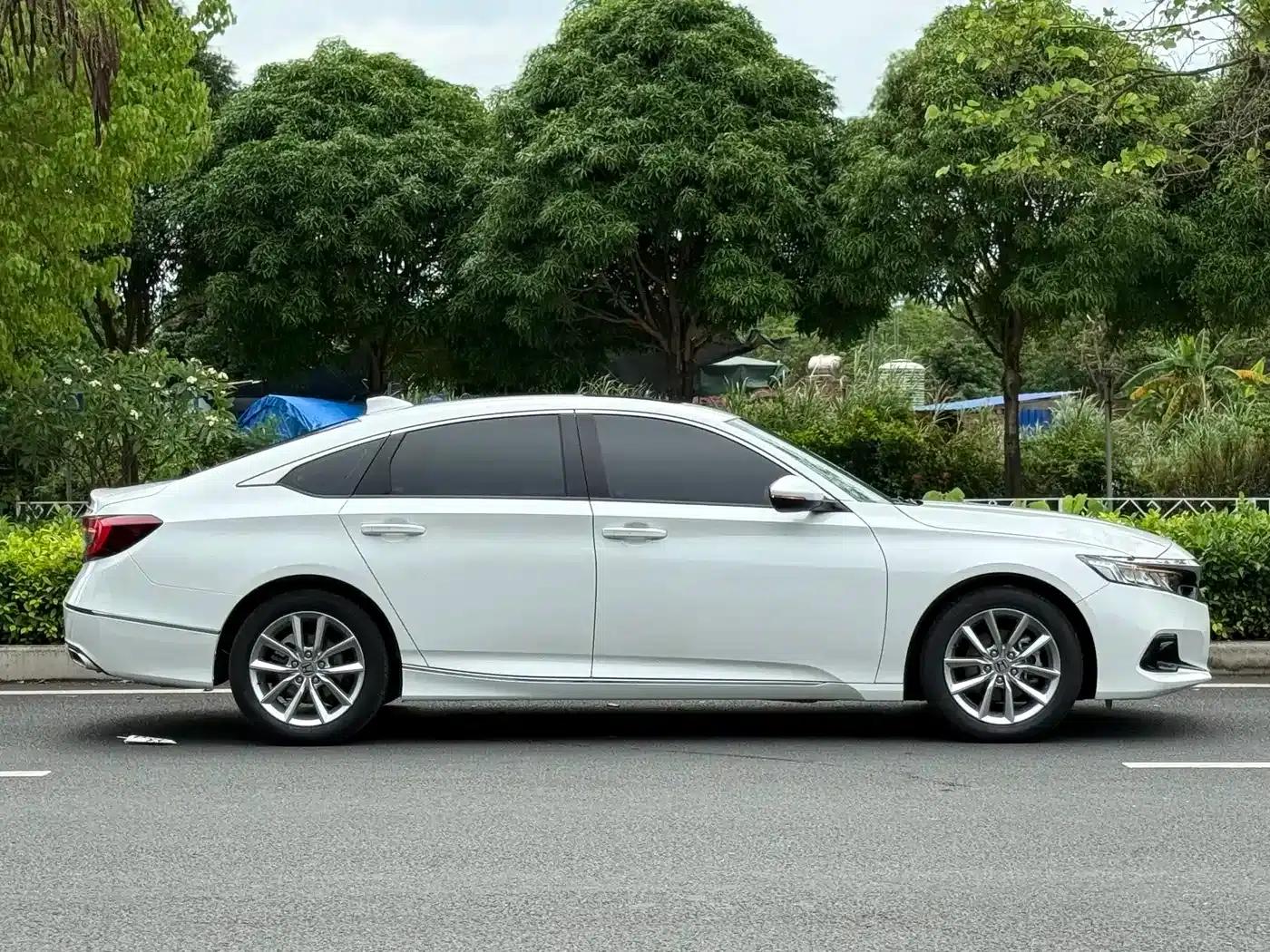 2022 Honda Accord 260TURBO Luxury Edition — миниатюра 8