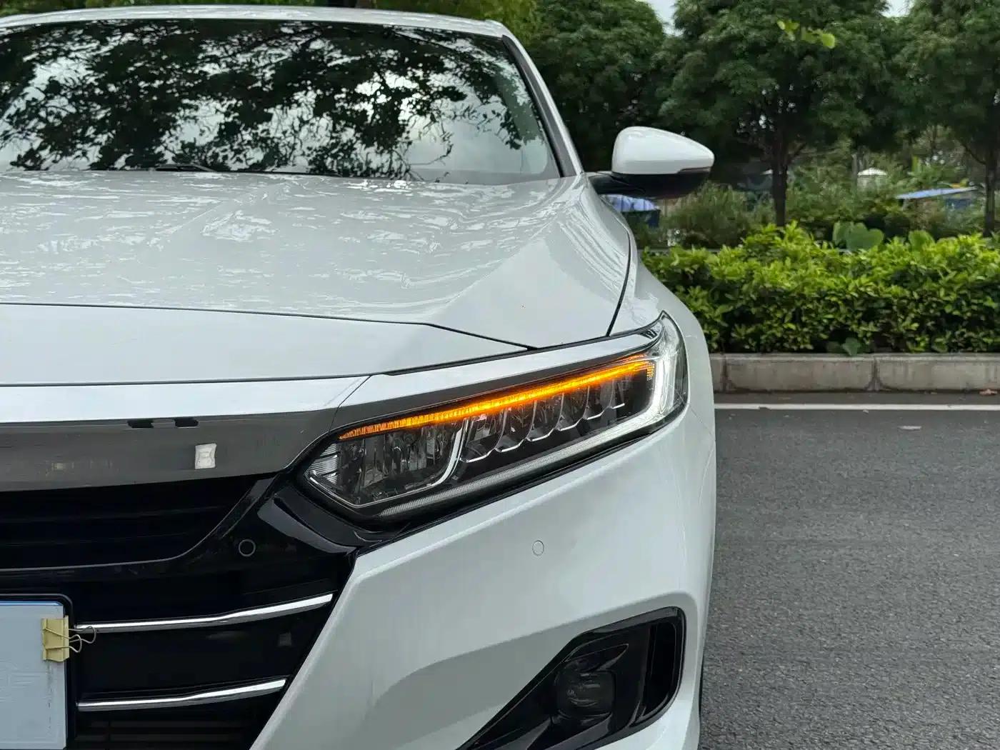 2022 Honda Accord 260TURBO Luxury Edition — миниатюра 9
