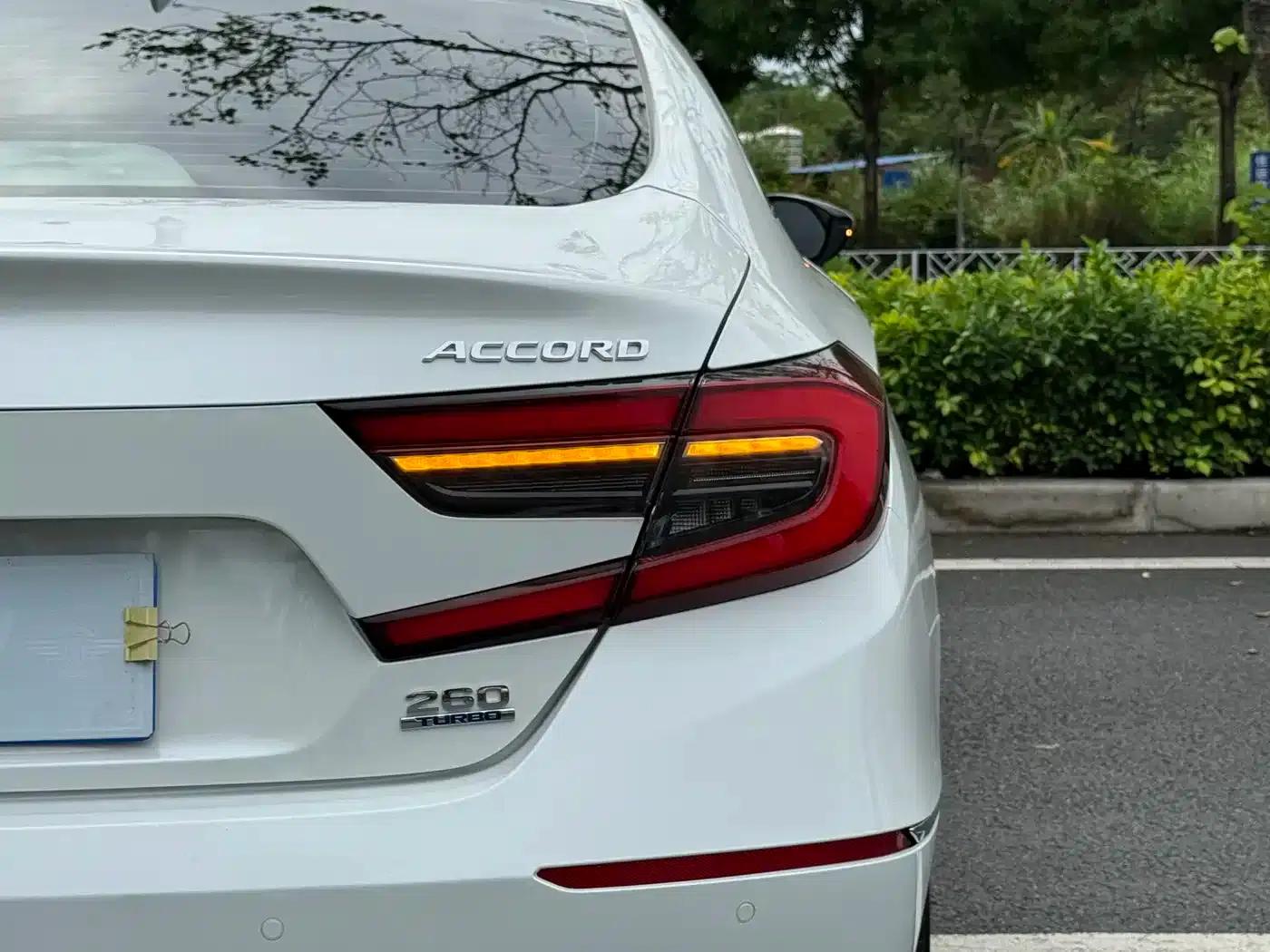 2022 Honda Accord 260TURBO Luxury Edition — миниатюра 10