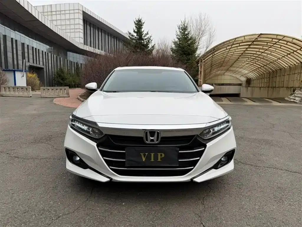 2022 Honda Accord 260TURBO Luxury Edition — миниатюра 2