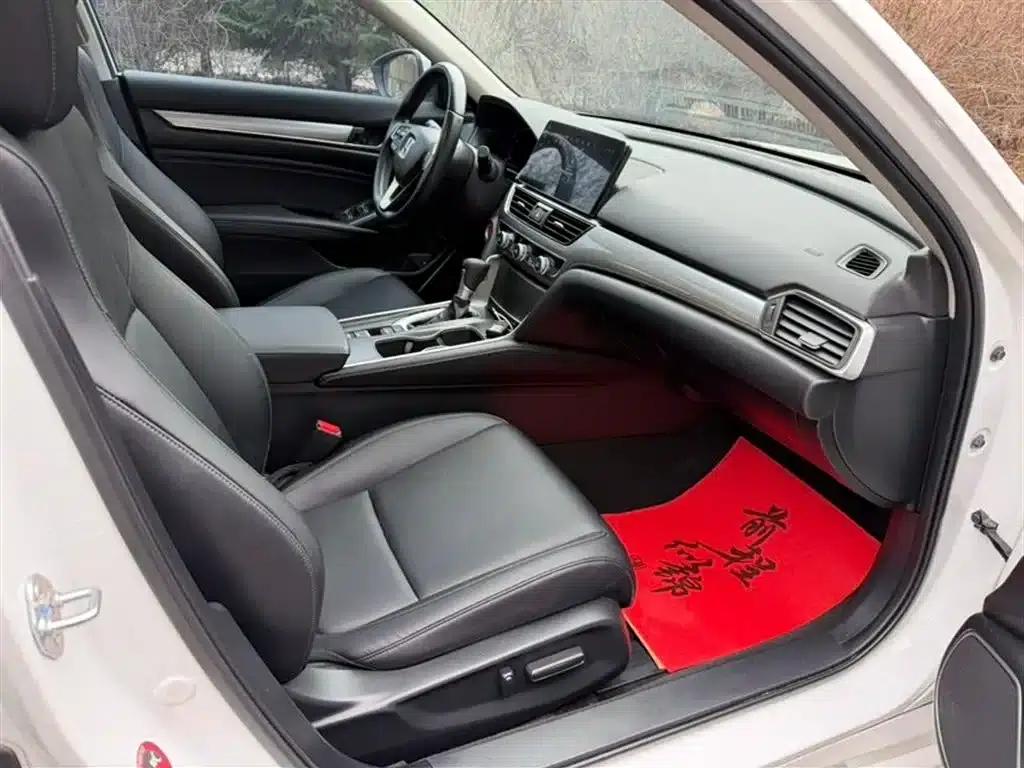 2022 Honda Accord 260TURBO Luxury Edition — миниатюра 6