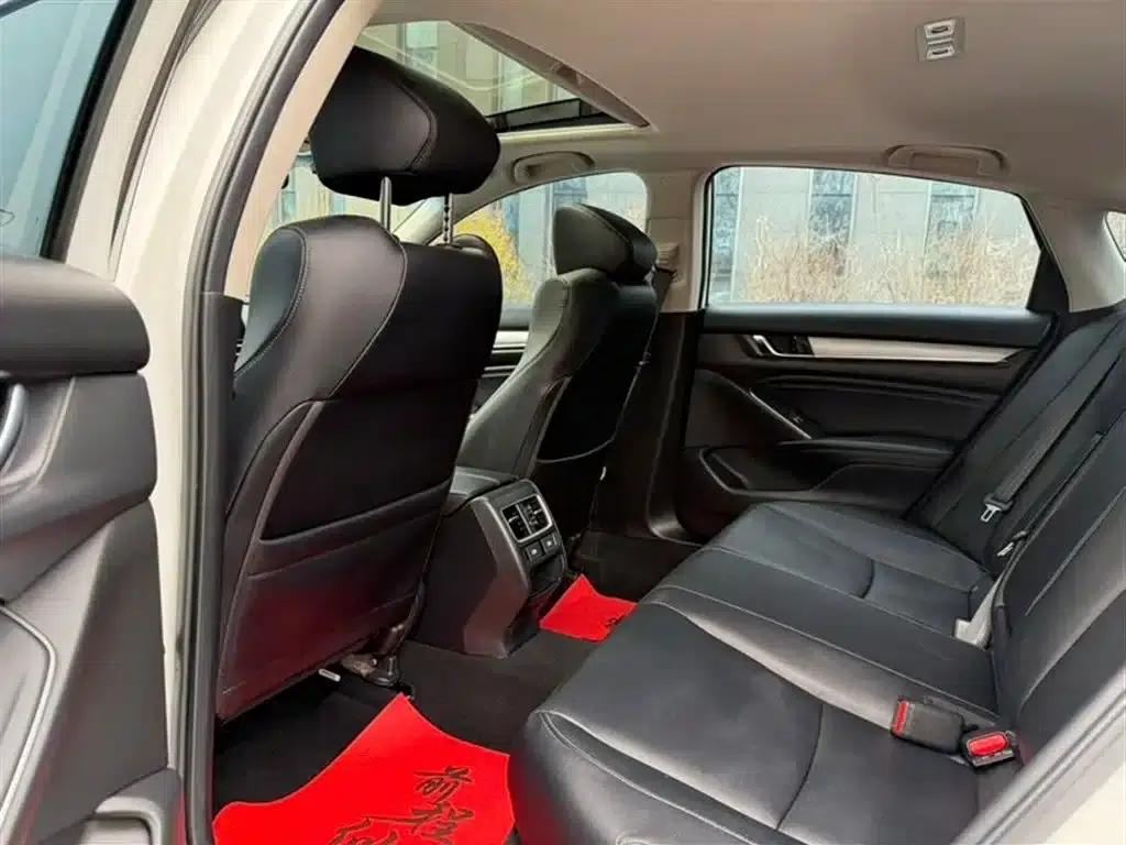 2022 Honda Accord 260TURBO Luxury Edition — миниатюра 7