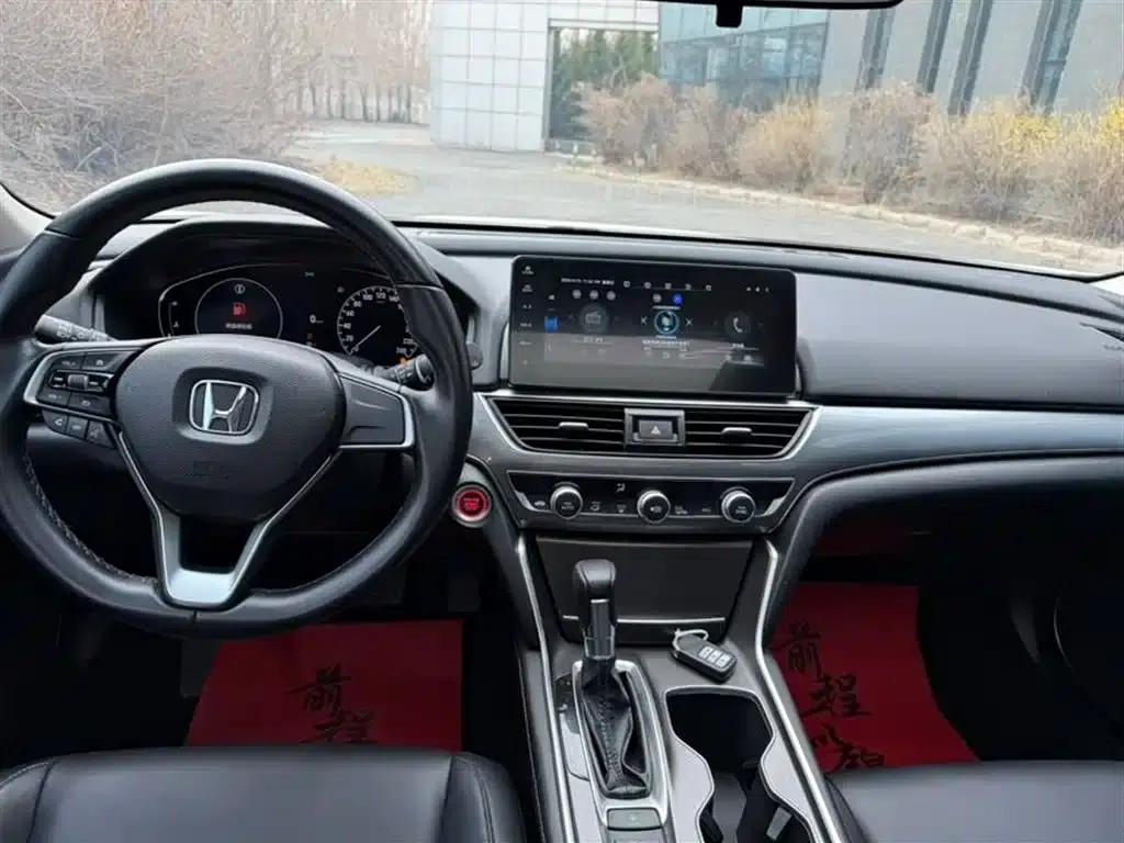 2022 Honda Accord 260TURBO Luxury Edition — миниатюра 9