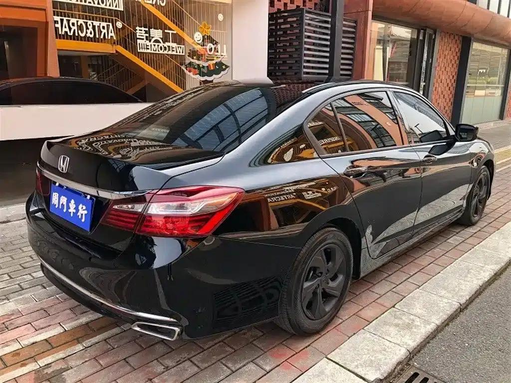 2016 Honda Accord 2.0L Comfort Edition — миниатюра 13