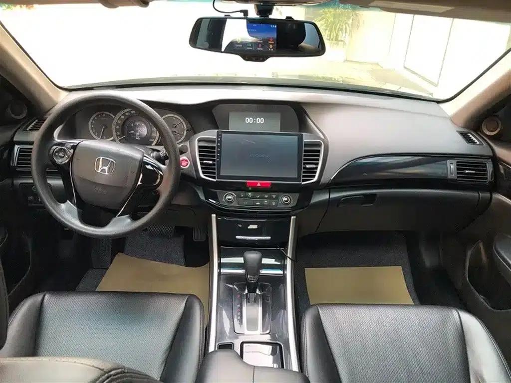 2016 Honda Accord 2.0L Comfort Edition — миниатюра 6