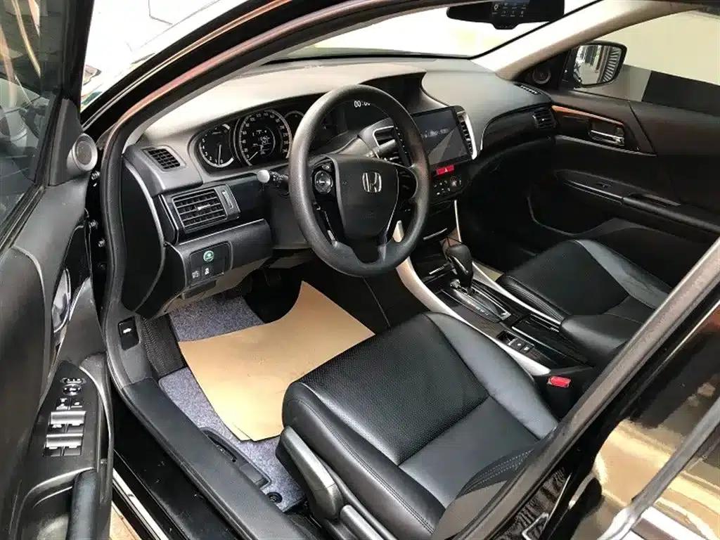 2016 Honda Accord 2.0L Comfort Edition — миниатюра 7