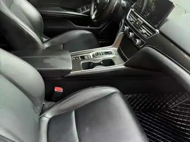2022 Honda Accord Hybrid 2.0L Phantom Night Edition — миниатюра 13