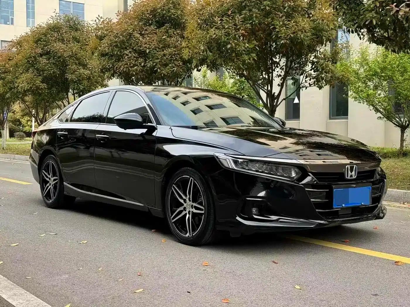 2022 Honda Accord Hybrid 2.0L Phantom Night Edition — миниатюра 3