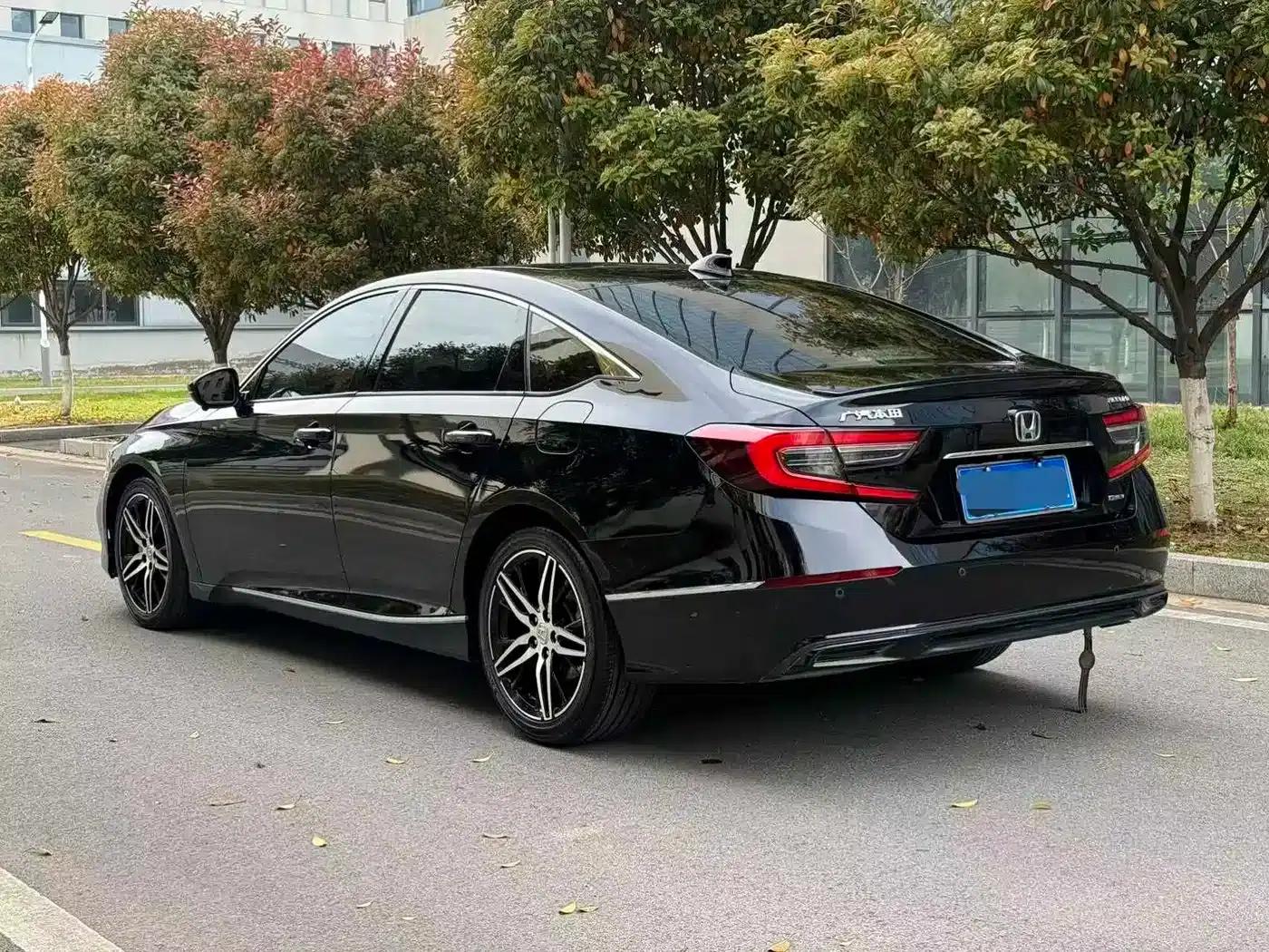 2022 Honda Accord Hybrid 2.0L Phantom Night Edition — миниатюра 4