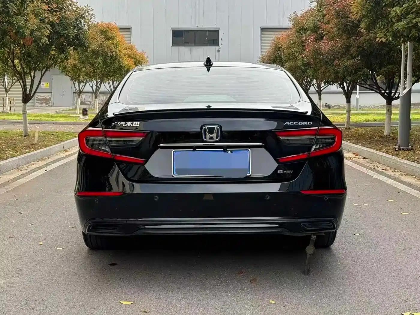 2022 Honda Accord Hybrid 2.0L Phantom Night Edition — миниатюра 5