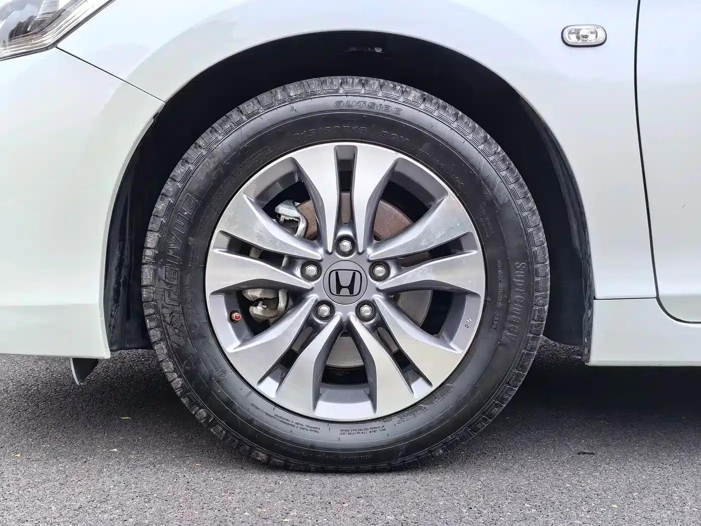 2015 Honda Accord 2.0L LX Comfort Edition — миниатюра 12