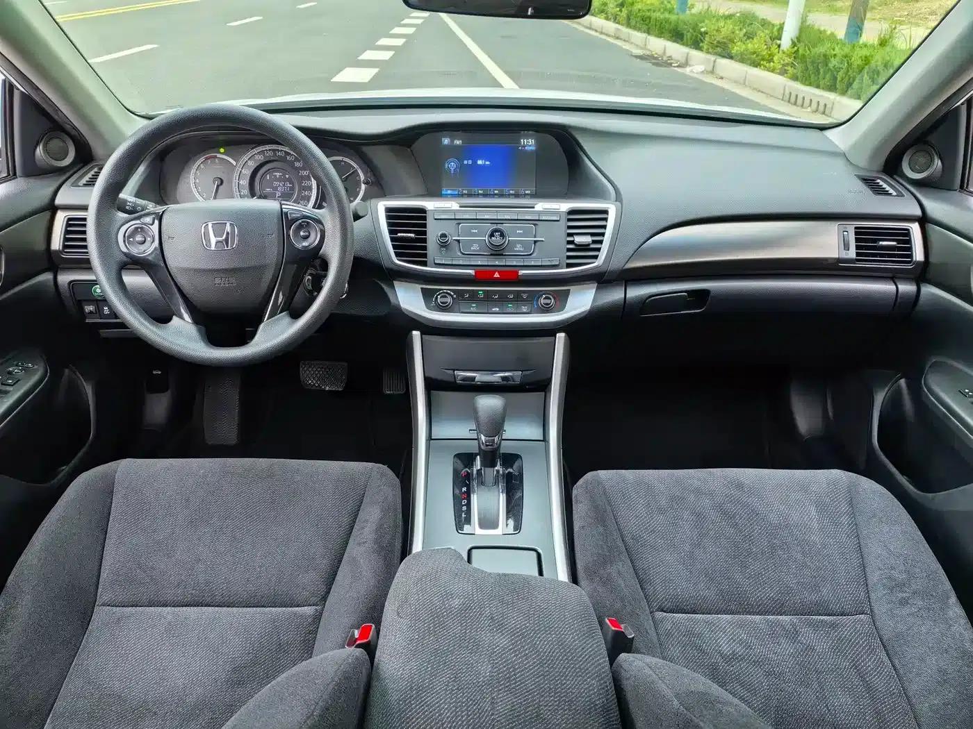2015 Honda Accord 2.0L LX Comfort Edition — миниатюра 6