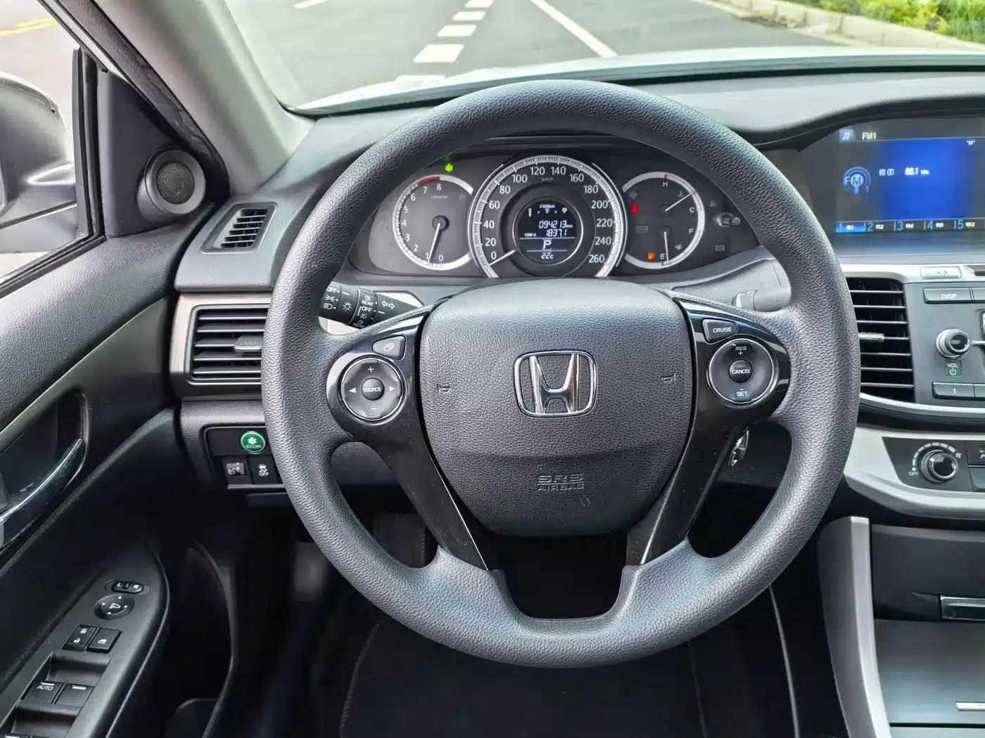 2015 Honda Accord 2.0L LX Comfort Edition — миниатюра 8