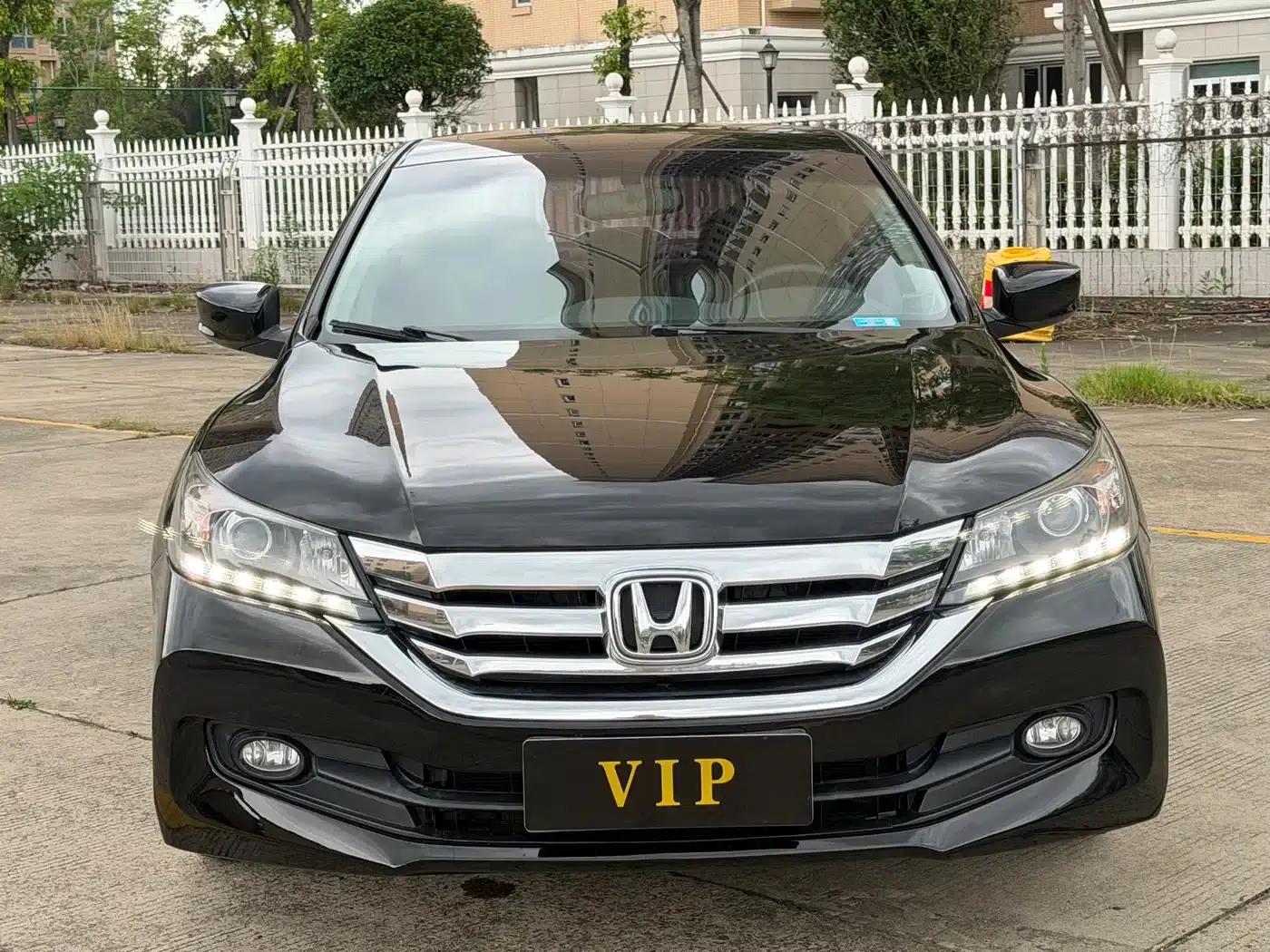 2015 Honda Accord 2.0L LXS Elite Edition — миниатюра 2