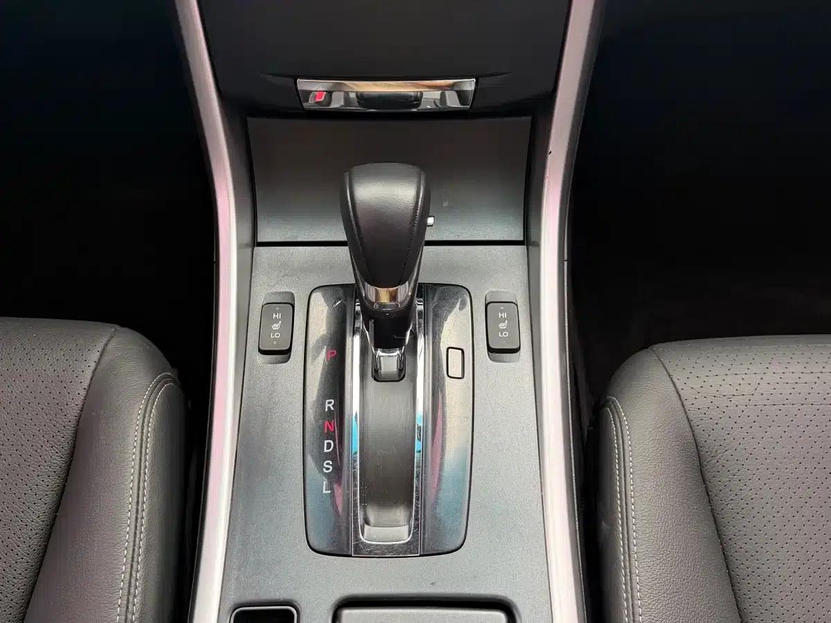 2015 Honda Accord 2.0L LXS Elite Edition — миниатюра 16