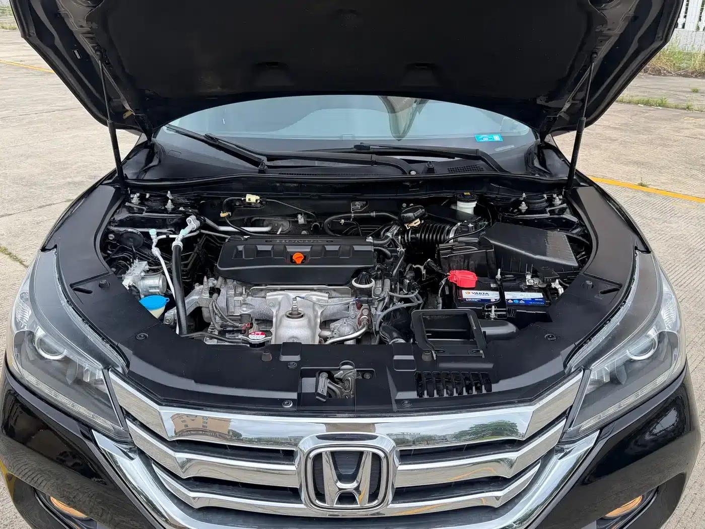 2015 Honda Accord 2.0L LXS Elite Edition — миниатюра 19