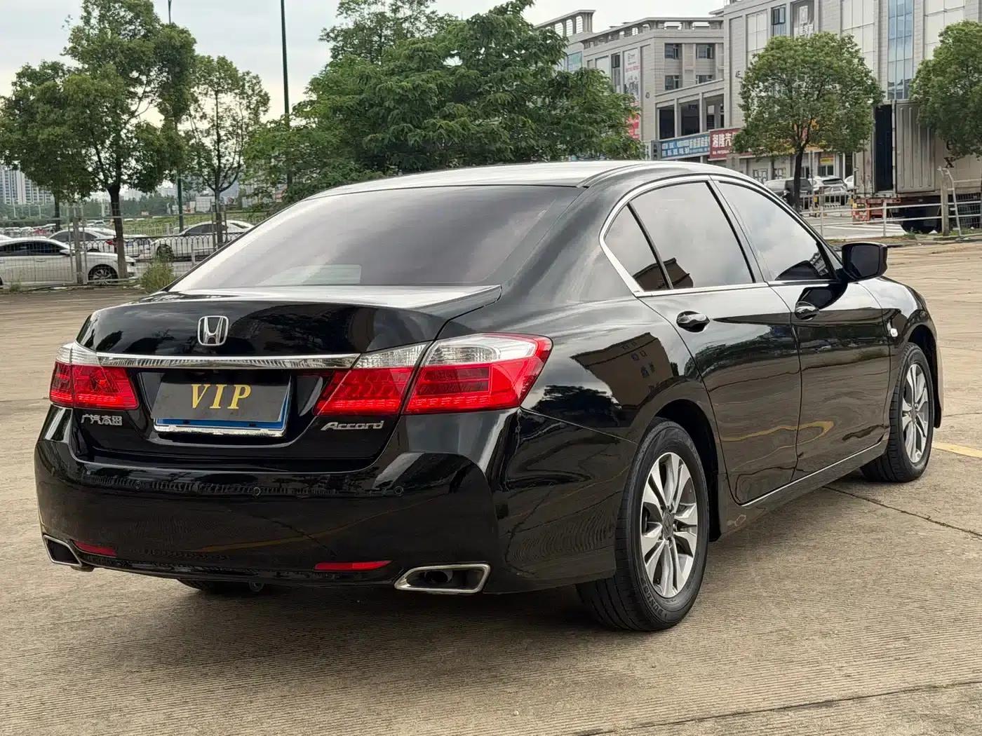 2015 Honda Accord 2.0L LXS Elite Edition — миниатюра 4