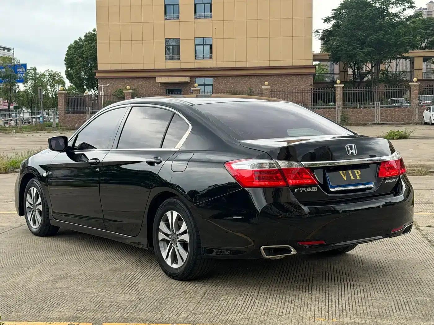 2015 Honda Accord 2.0L LXS Elite Edition — миниатюра 6