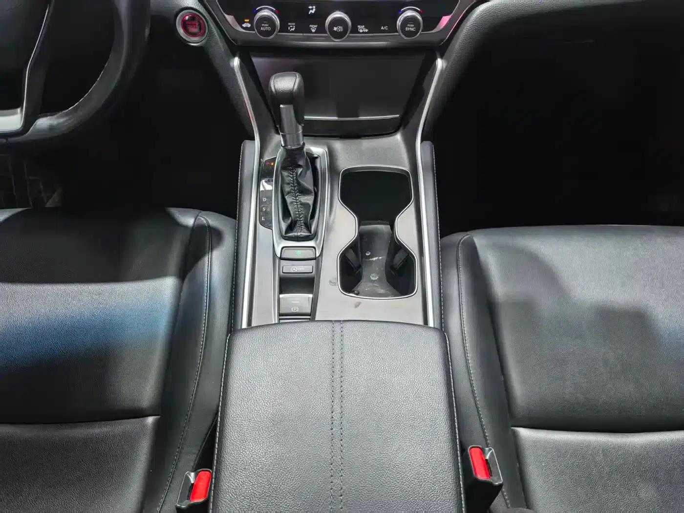 2022 Honda Accord 260TURBO Luxury Edition — миниатюра 17