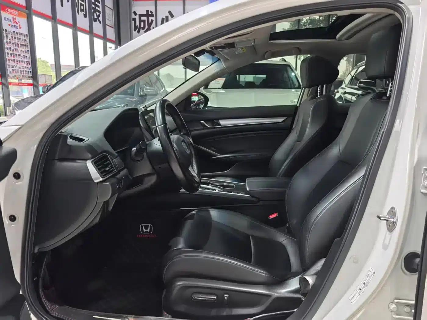 2022 Honda Accord 260TURBO Luxury Edition — миниатюра 8