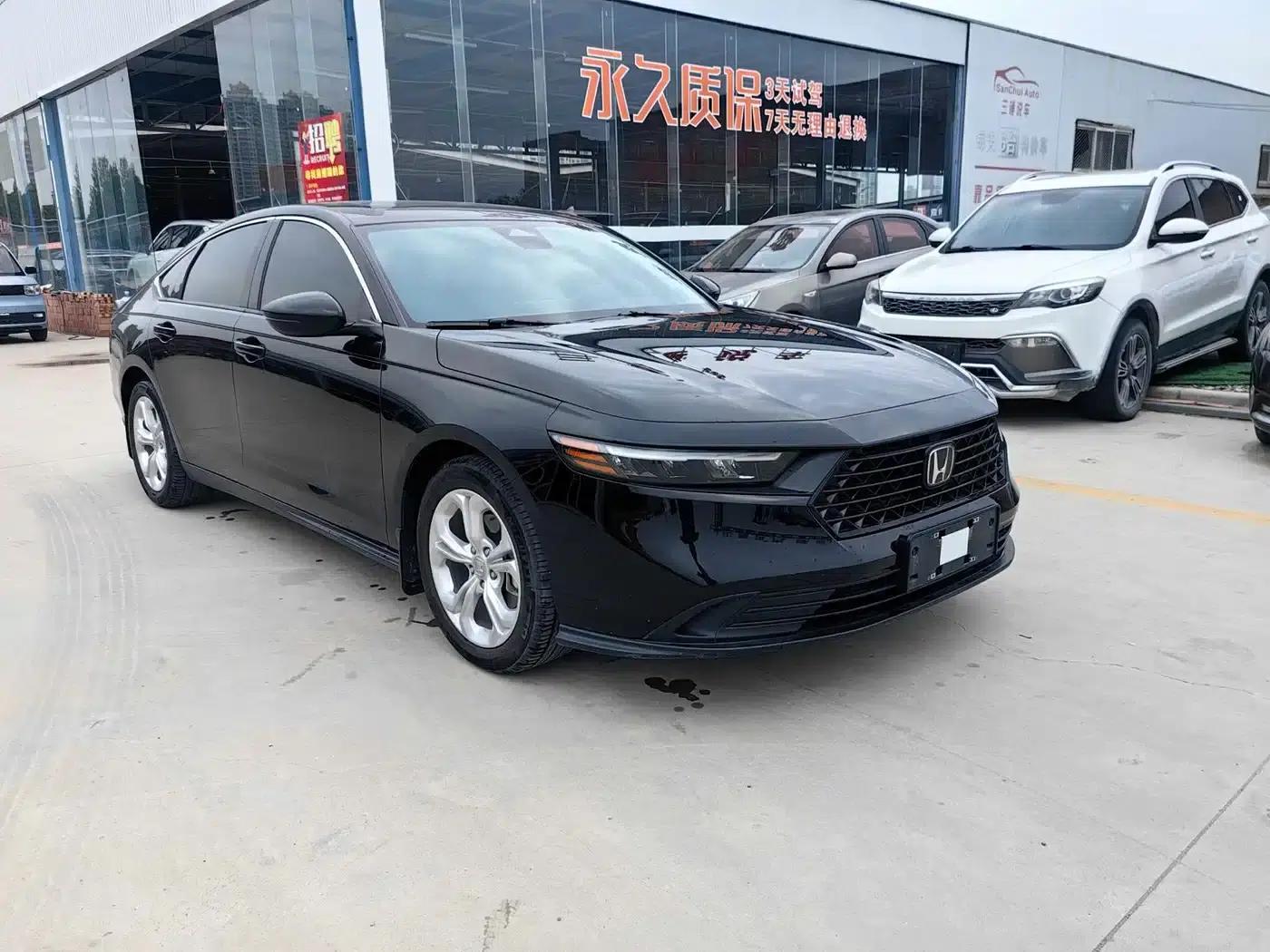 2024 Honda Accord 260TURBO Luxury Edition — миниатюра 3