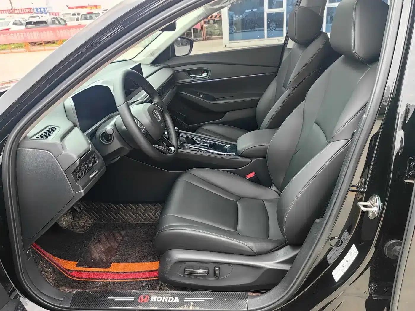 2024 Honda Accord 260TURBO Luxury Edition — миниатюра 4