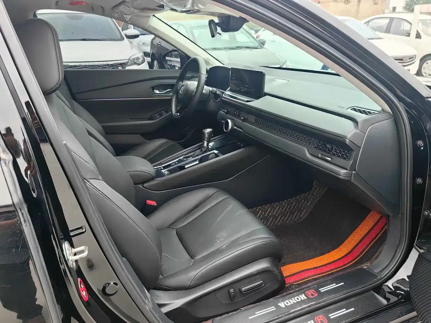 2024 Honda Accord 260TURBO Luxury Edition — миниатюра 6