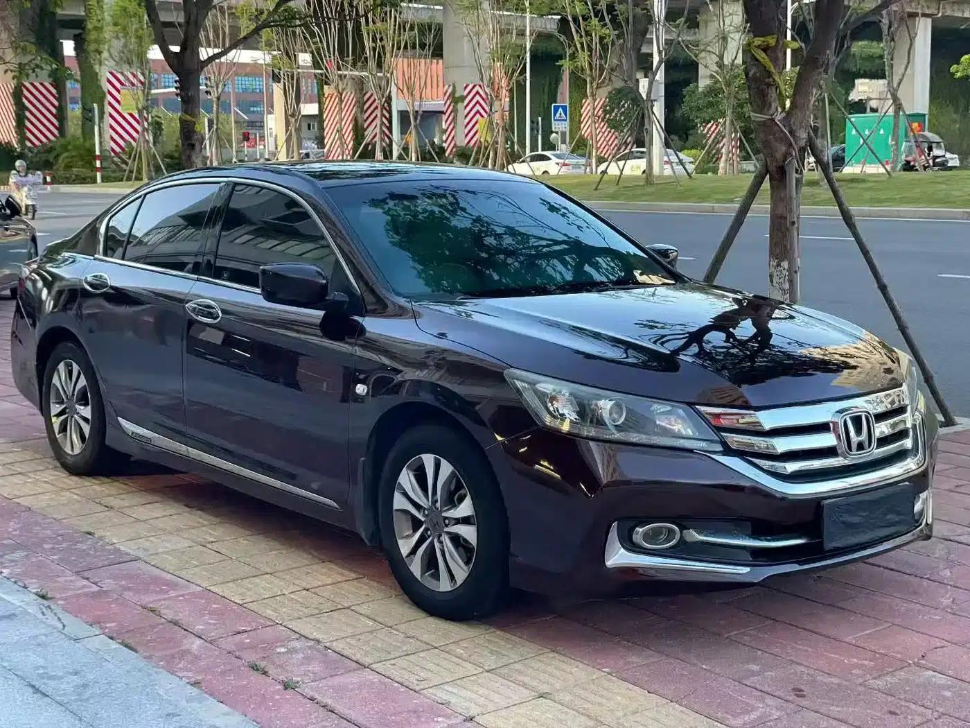 2014 Honda Accord 2.0L LX Comfort Edition — миниатюра 3